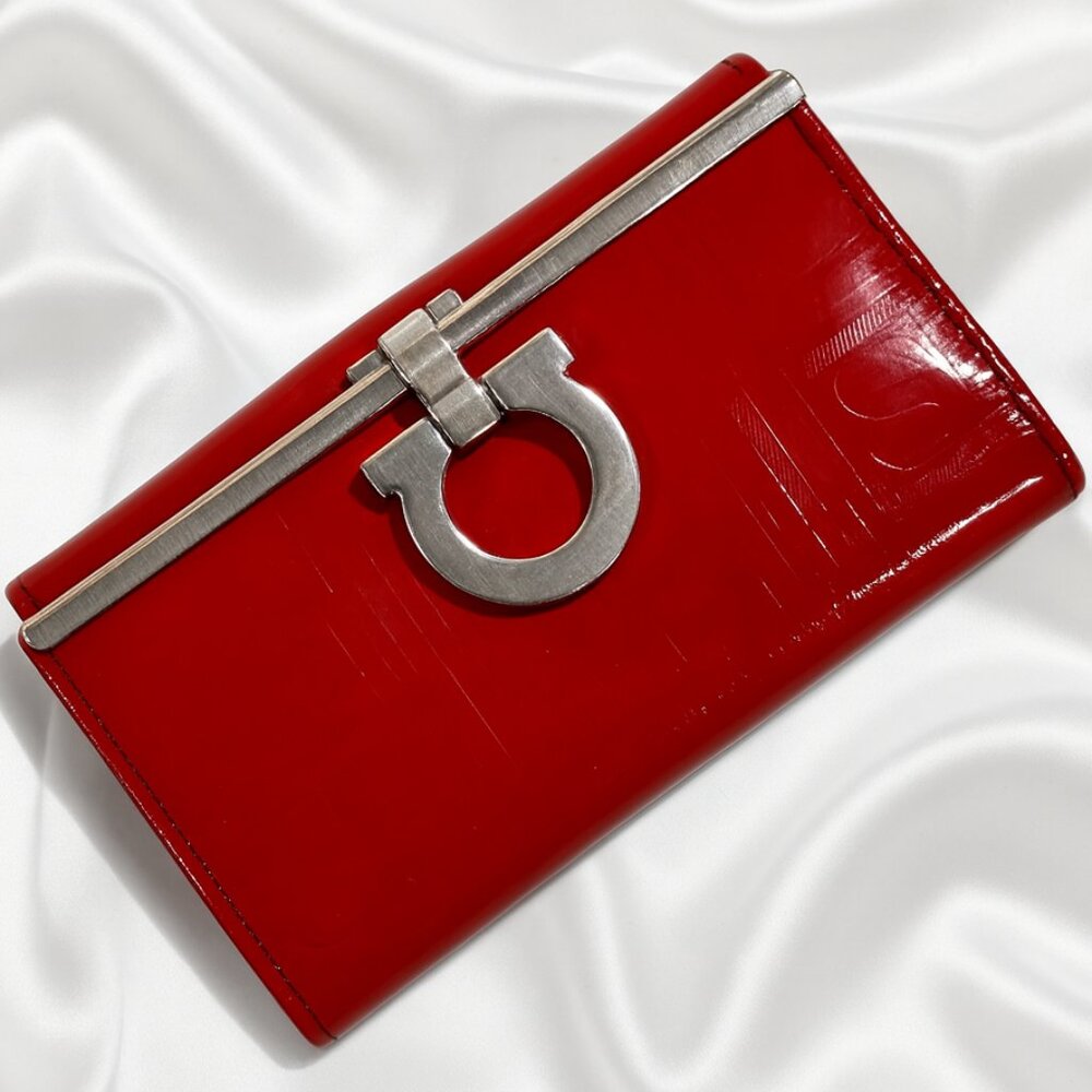 Ferragamo Red Leather 6-Key Holder – Gancini Clasp Wallet w/ Card Slot 4" x 2.5"